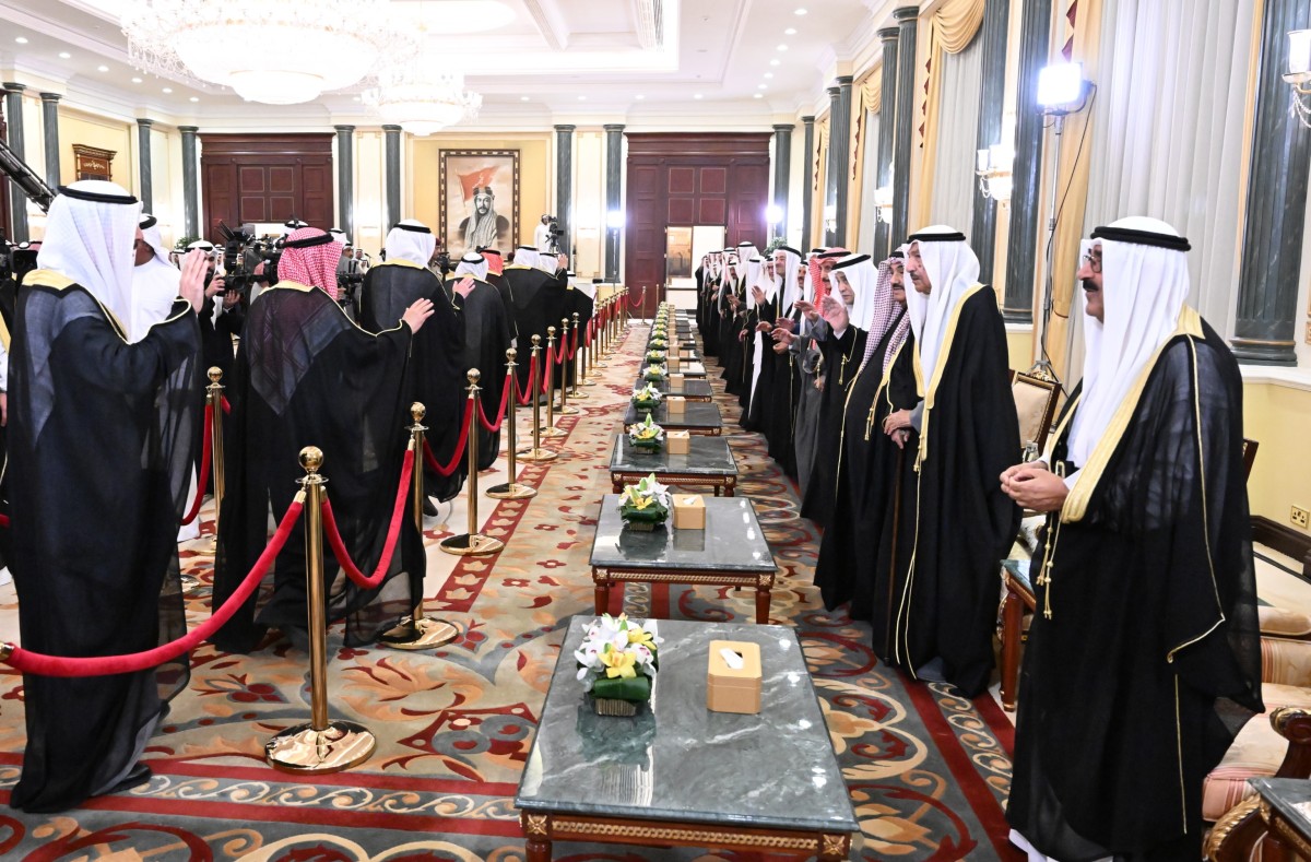 سمو الأمير وسمو ولي العهد وأسرة آل الصباح يستقبلون المهنئين بمناسبة حلول شهر رمضان المبارك