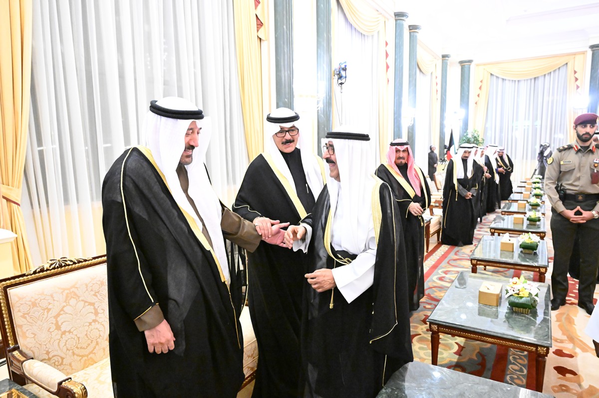 سمو الأمير وسمو ولي العهد وأسرة آل الصباح يستقبلون المهنئين بمناسبة حلول شهر رمضان المبارك