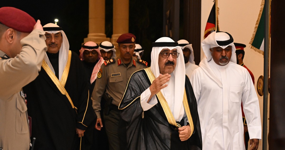 سمو الأمير وسمو ولي العهد وأسرة الصباح يستقبلون المهنئين