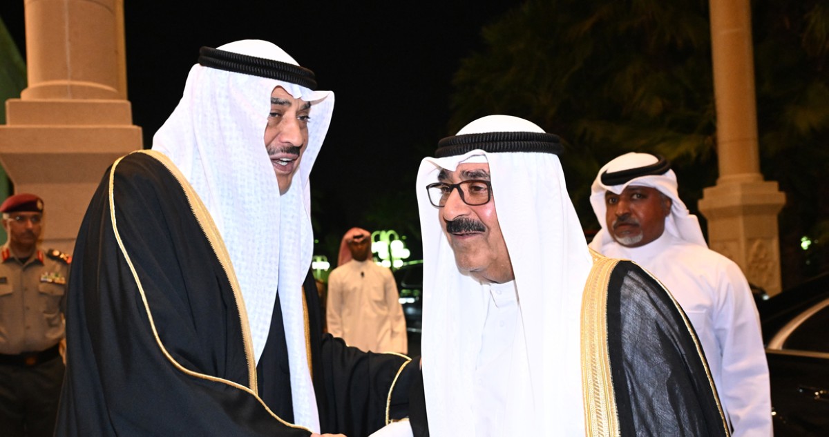 سمو الأمير وسمو ولي العهد وأسرة الصباح يستقبلون المهنئين