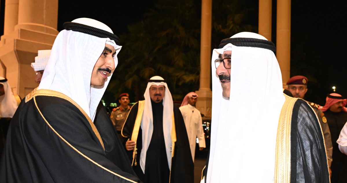 سمو الأمير وسمو ولي العهد وأسرة الصباح يستقبلون المهنئين