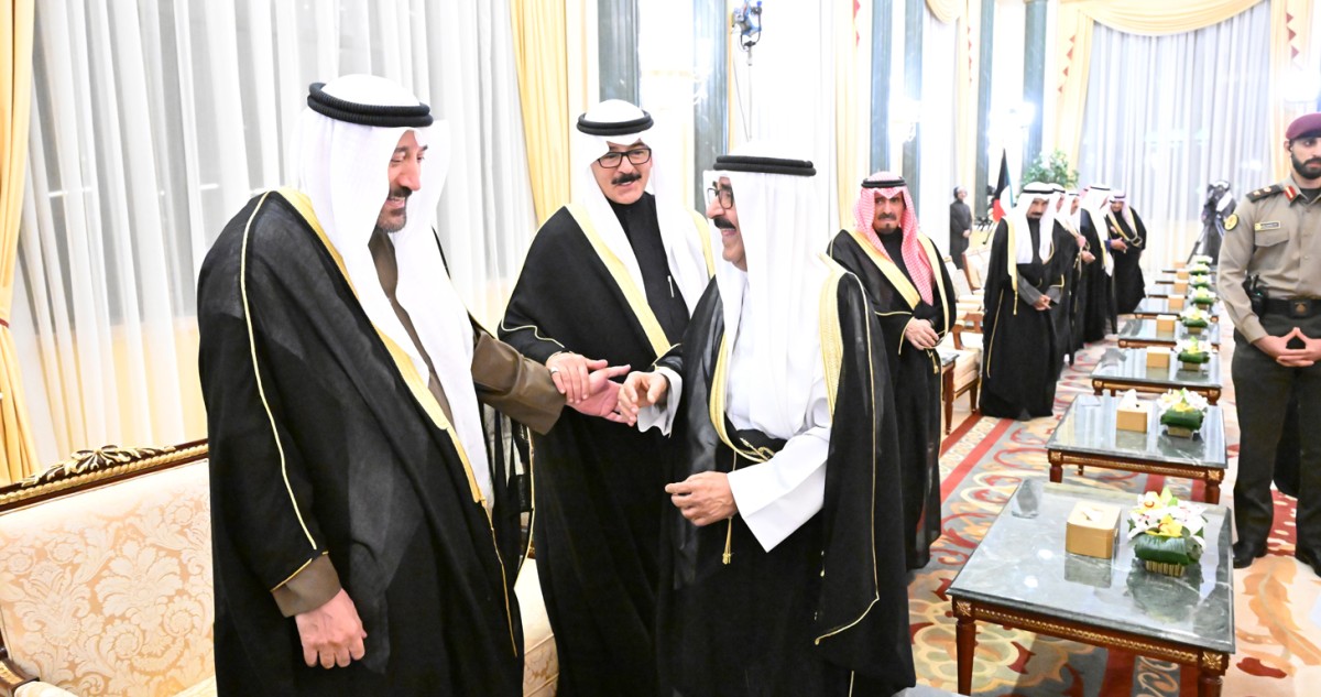 سمو الأمير وسمو ولي العهد وأسرة الصباح يستقبلون المهنئين