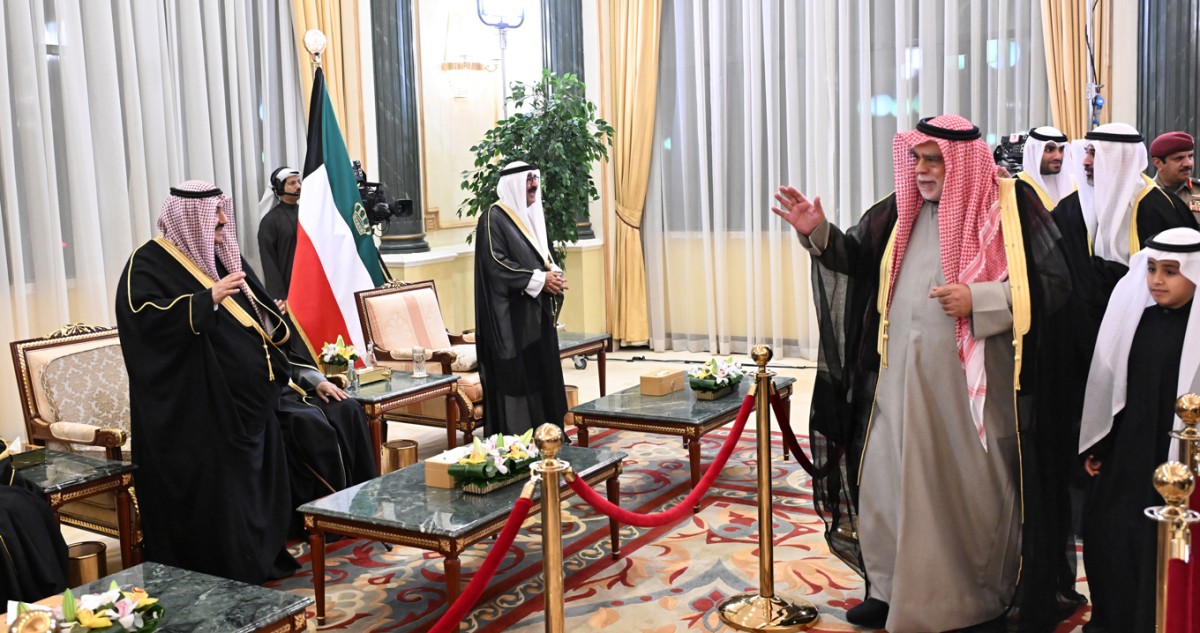 سمو الأمير وسمو ولي العهد وأسرة الصباح يستقبلون المهنئين