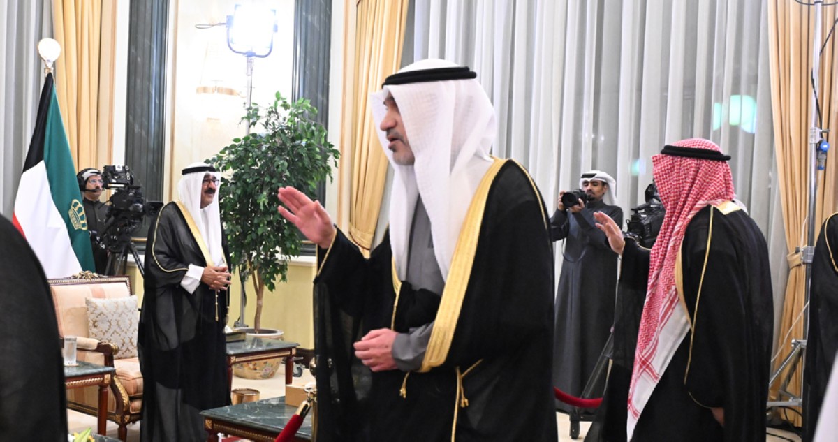 سمو الأمير وسمو ولي العهد وأسرة الصباح يستقبلون المهنئين