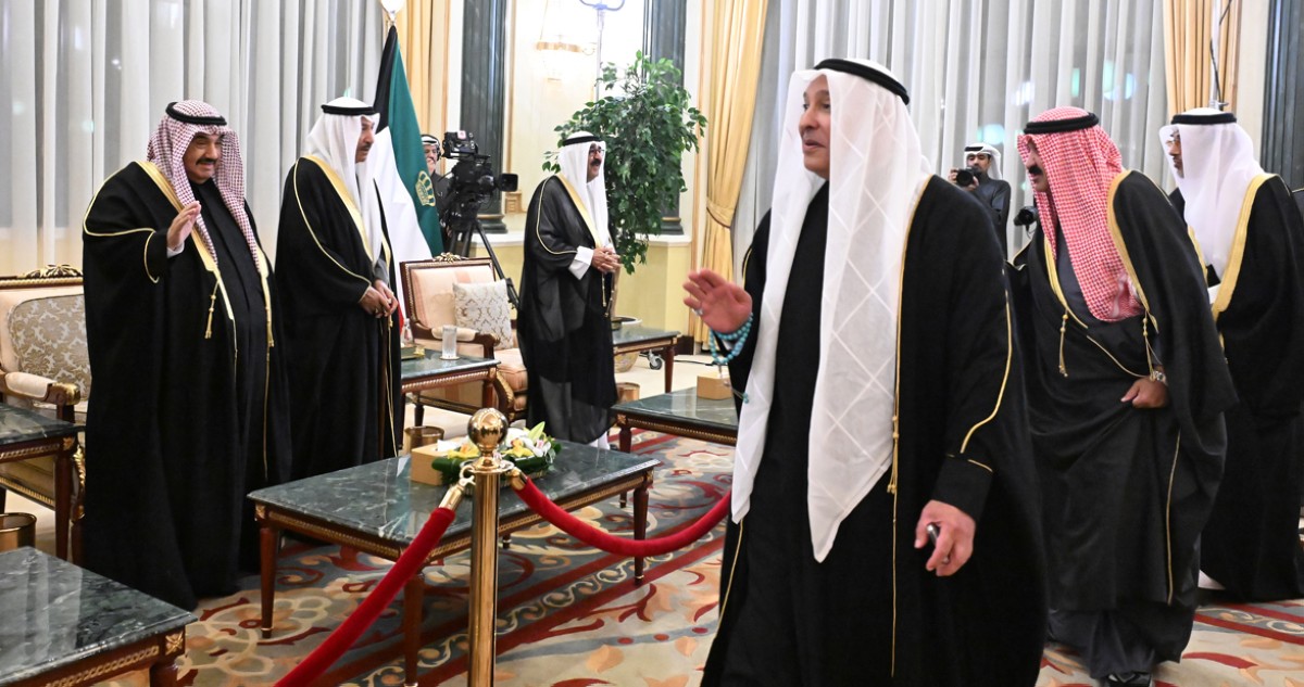 سمو الأمير وسمو ولي العهد وأسرة الصباح يستقبلون المهنئين