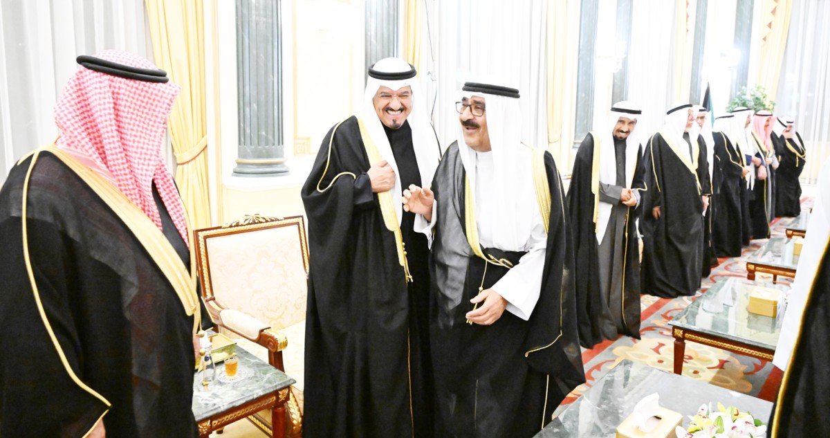 سمو الأمير وسمو ولي العهد وأسرة الصباح يستقبلون المهنئين