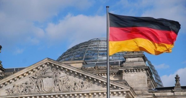 ألمانيا تحذّر مواطنيها من السفر إلى إيران وتدعو لمغادرتها فوراً بسبب التوترات الإقليمية