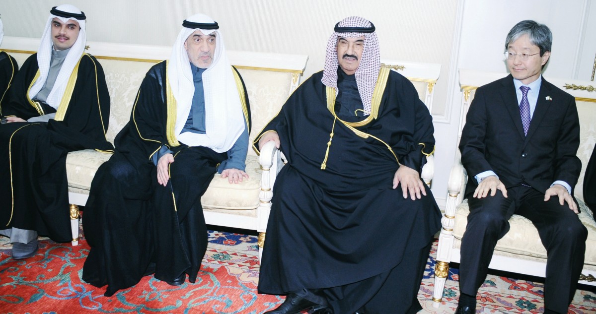 المهنئون بالشهر عند ناصر المحمد... الكويت أسرة واحدة