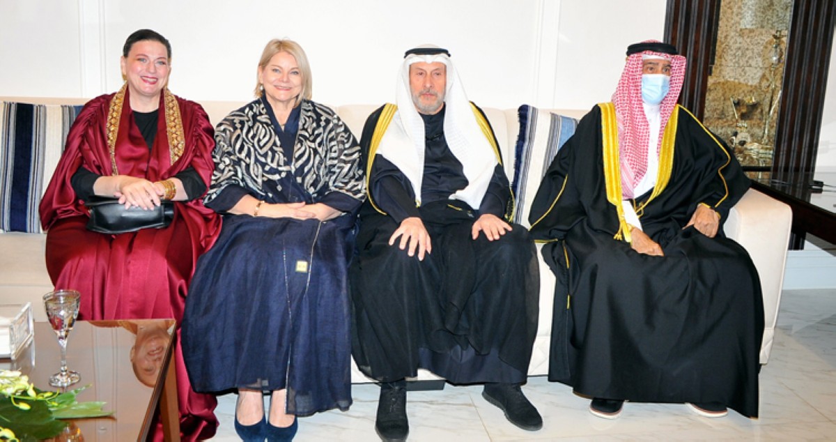 ديوان المرحوم صباح الصباح سعود المحمد يغصُّ بالمهنئين
