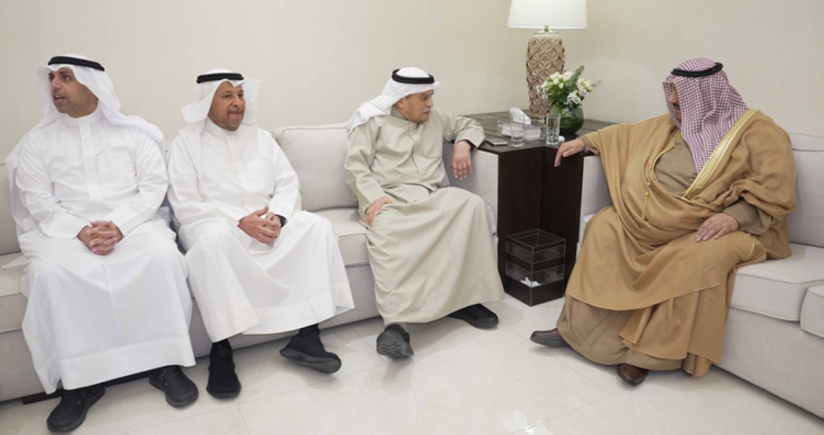 أبناء المرحوم عذبي محمد الصباح يستقبلون المهنئين بالشهر