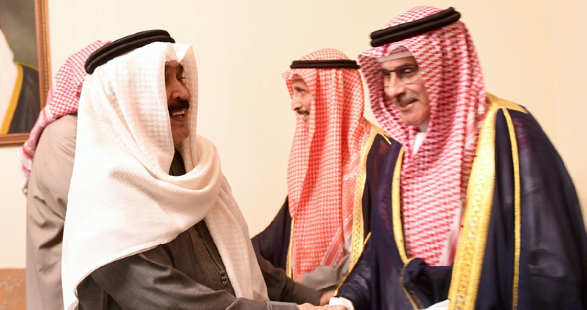 إبراهيم ومبارك الدعيج استقبلا جموع المهنئين بالشهر