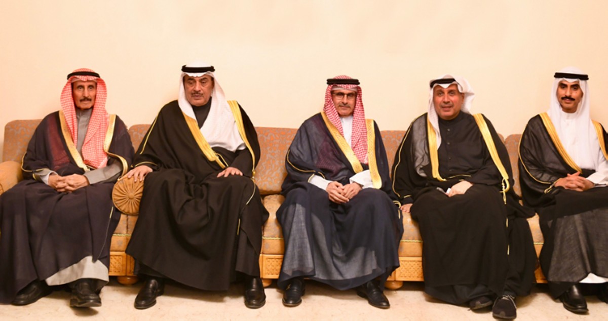 إبراهيم ومبارك الدعيج استقبلا جموع المهنئين بالشهر