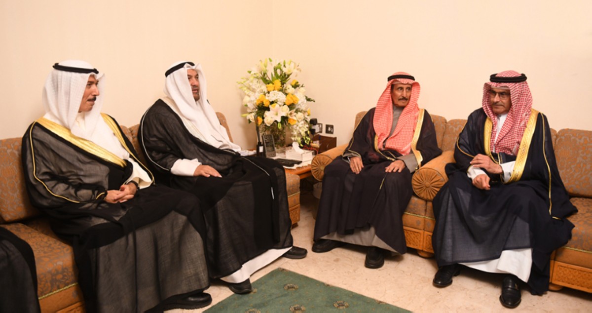 إبراهيم ومبارك الدعيج استقبلا جموع المهنئين بالشهر