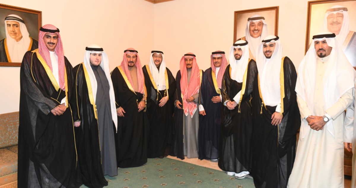 إبراهيم ومبارك الدعيج استقبلا جموع المهنئين بالشهر