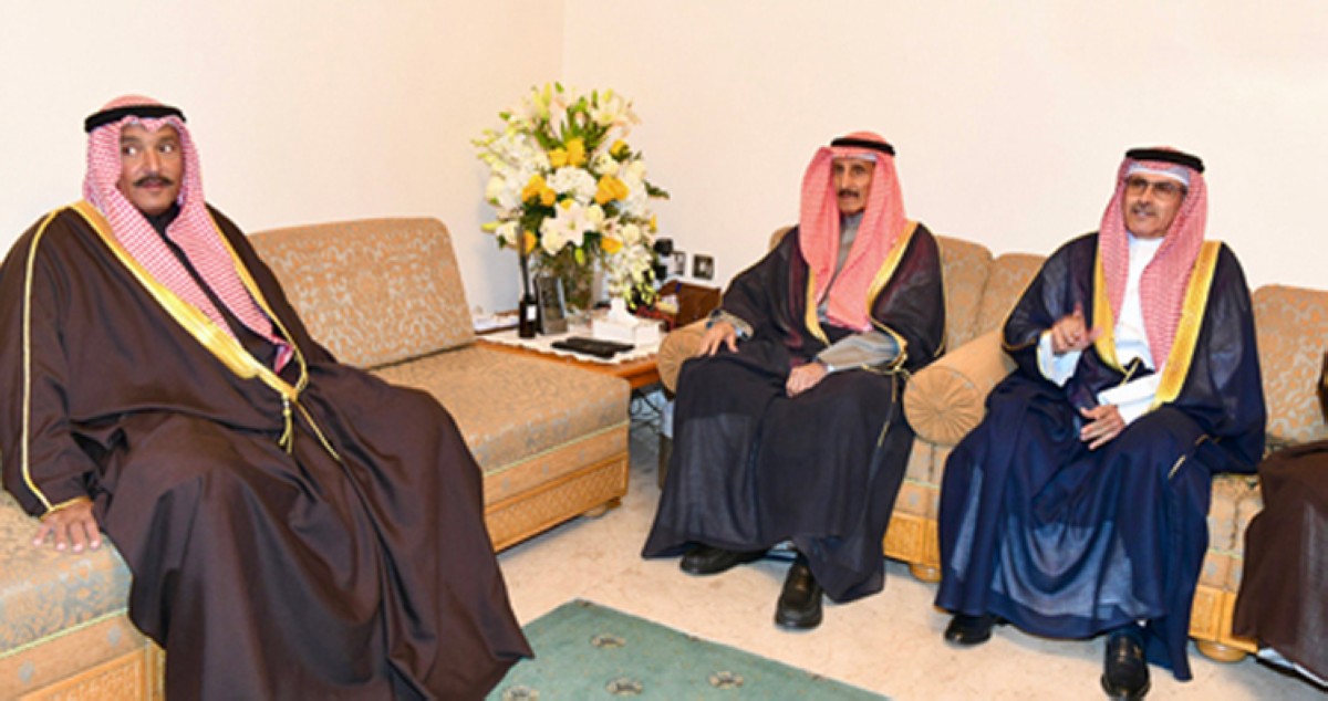 إبراهيم ومبارك الدعيج استقبلا جموع المهنئين بالشهر