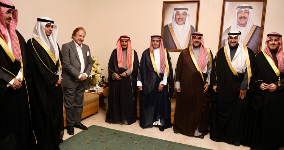 إبراهيم ومبارك الدعيج استقبلا جموع المهنئين بالشهر