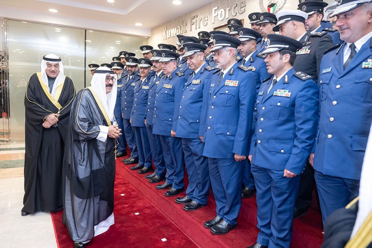 سمو الأمير زار قوة الإطفاء العام: توسيع نطاق خدمات الإطفاء وانتشارها ومواكبة التوسع العمراني