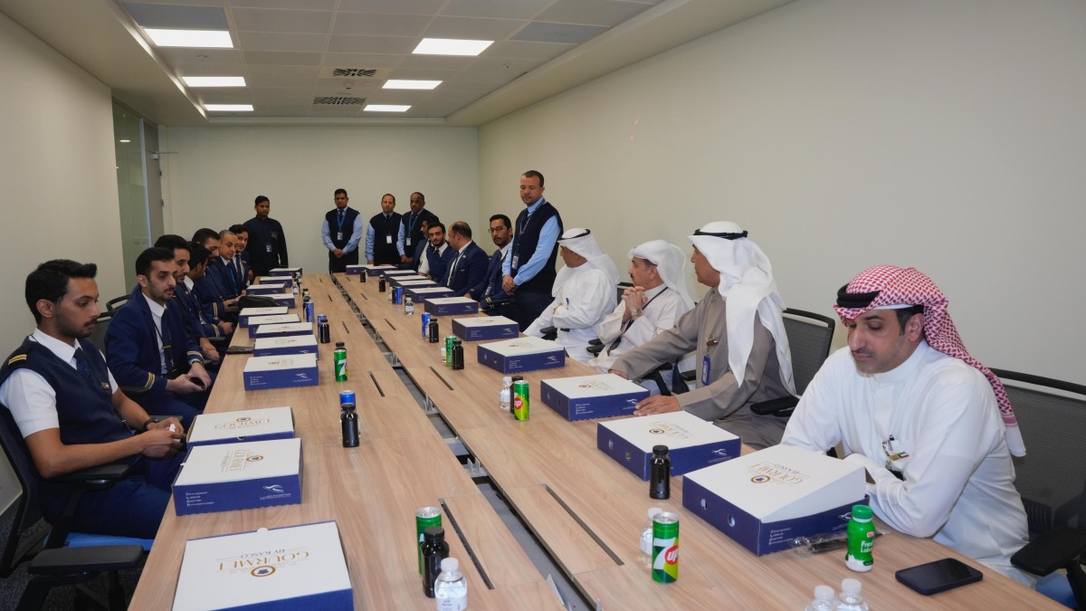 الفقعان يشارك العاملين في مبنى الركاب (T4) مائدة الإفطار تزامناً مع الأعياد الوطنية