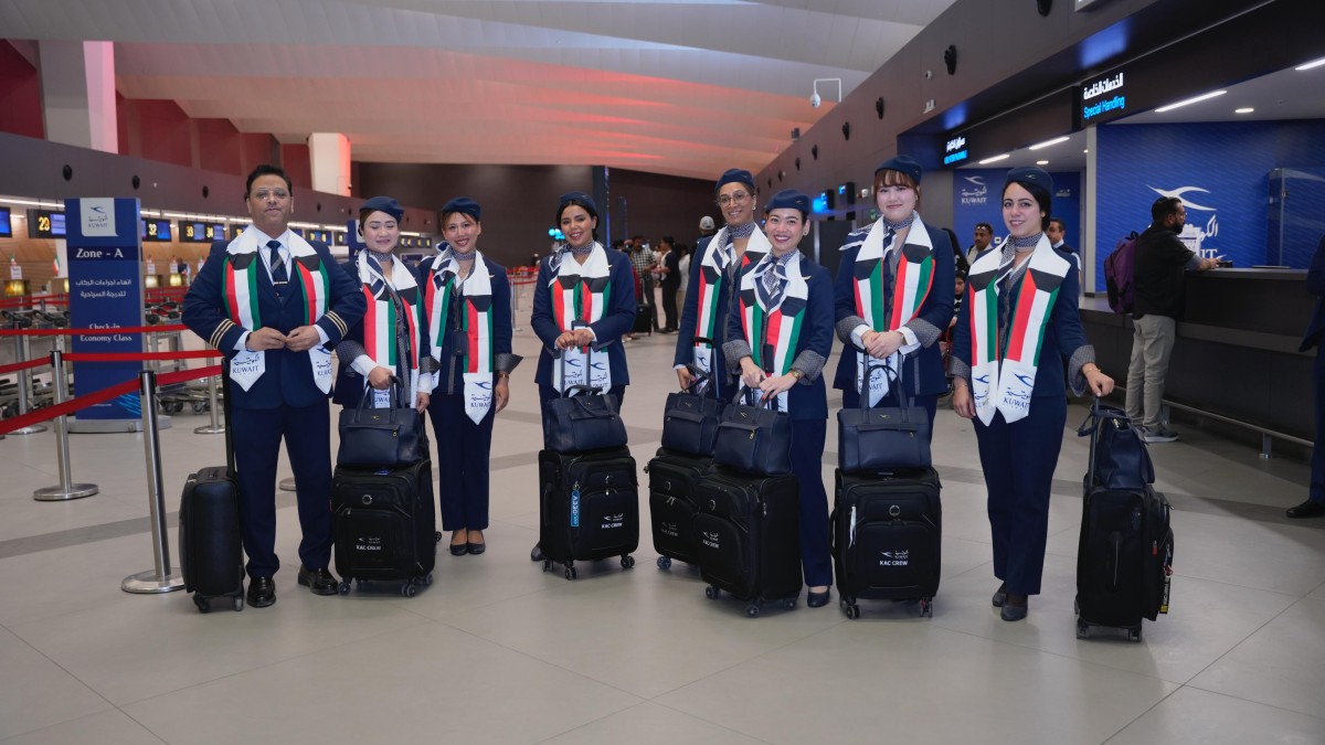 الفقعان يشارك العاملين في مبنى الركاب (T4) مائدة الإفطار تزامناً مع الأعياد الوطنية