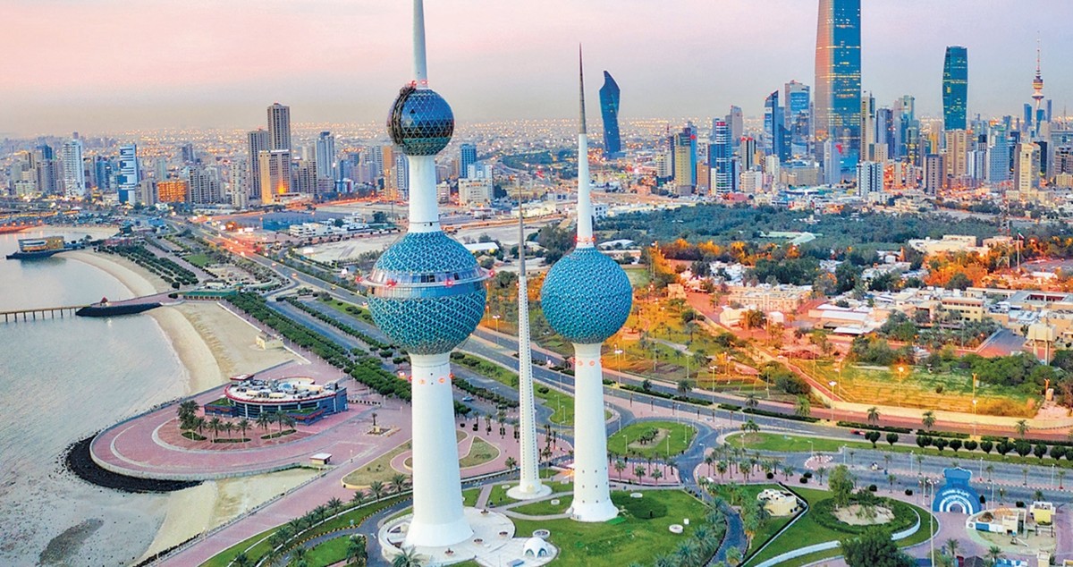 السفارة الأميركية بالكويت تدعو رعاياها للبقاء في المنازل