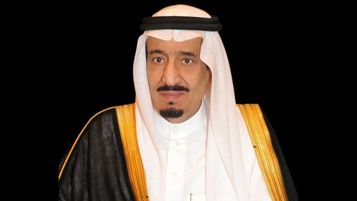 خادم الحرمين يوجّه باستضافة الخليجيين العالقين في مطارات السعودية