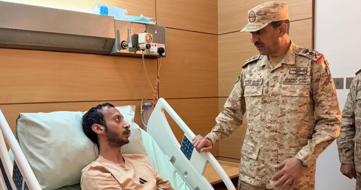 رئيس الأركان يطمئن على مصابي قاعدة 'علي السالم الجوية'