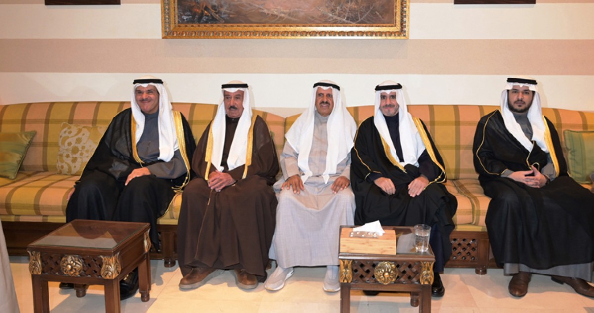 دعيج وفيصل الخليفة المالك يستقبلان المهنئين