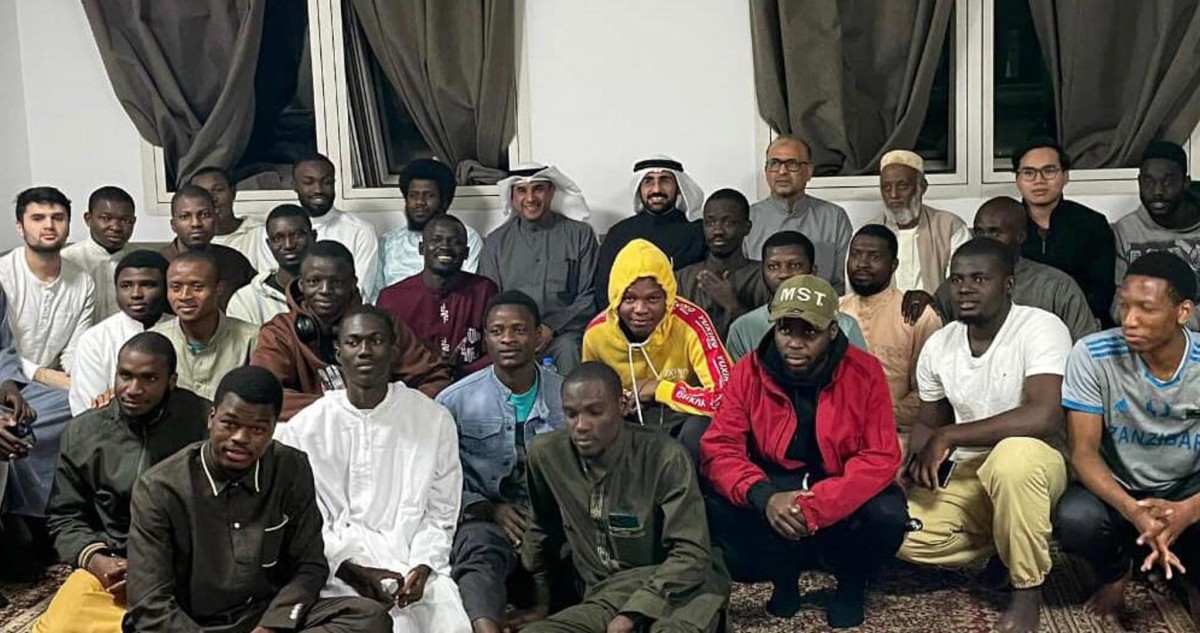 الفجام تفقد سكن طلبة المنح: سلامتكم أولوية قصوى