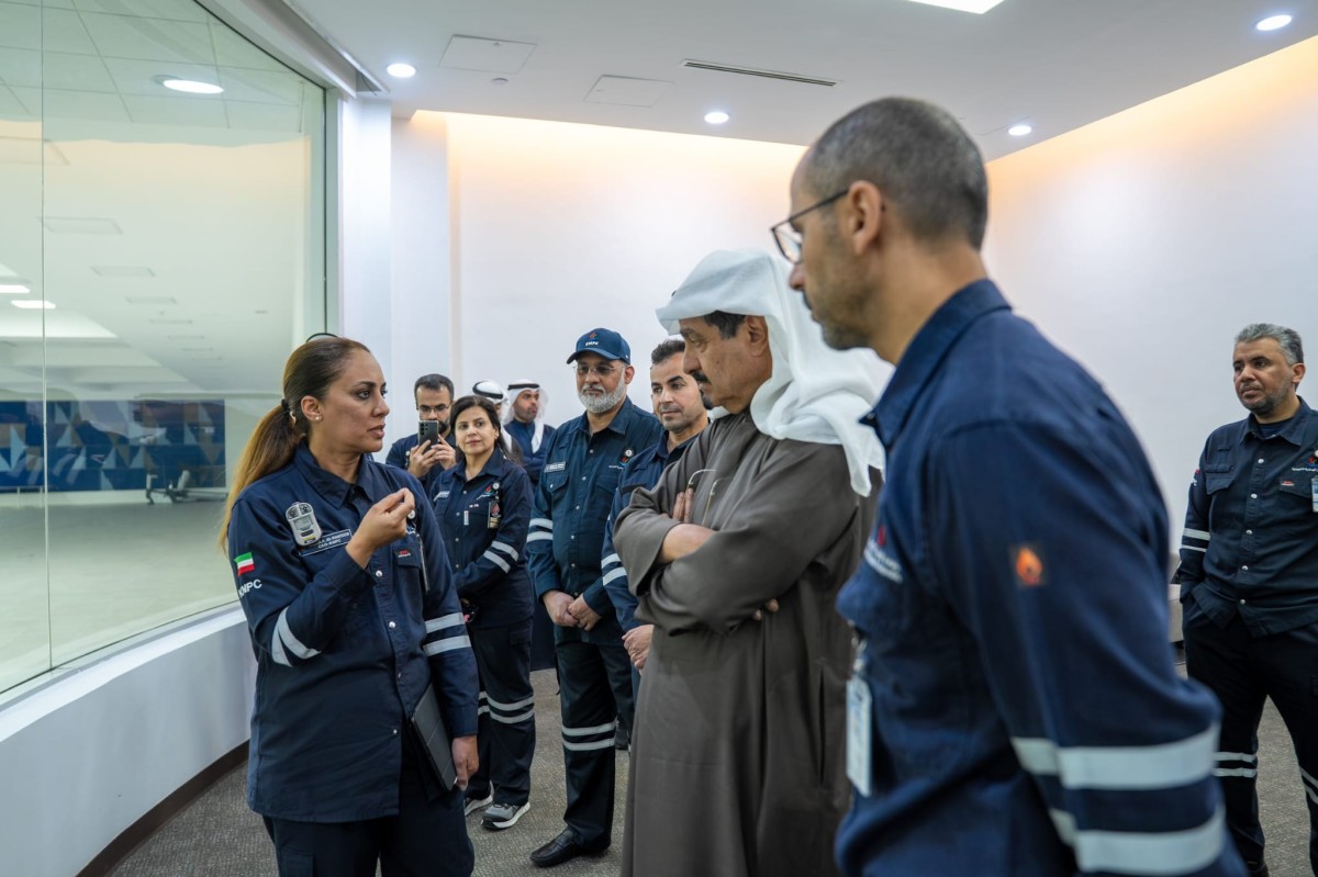 رئيس الوزراء تفقد مصفاة ميناء الأحمدي: الحفاظ على أعلى مستويات الكفاءة التشغيلية وضمان استمرارية الأعمال