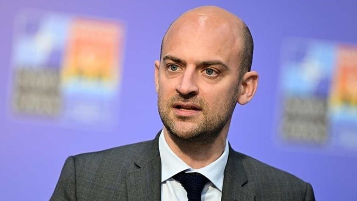 فرنسا تؤكد استعدادها للدفاع عن دول الخليج والأردن وتدعو إلى تجنيب لبنان التصعيد