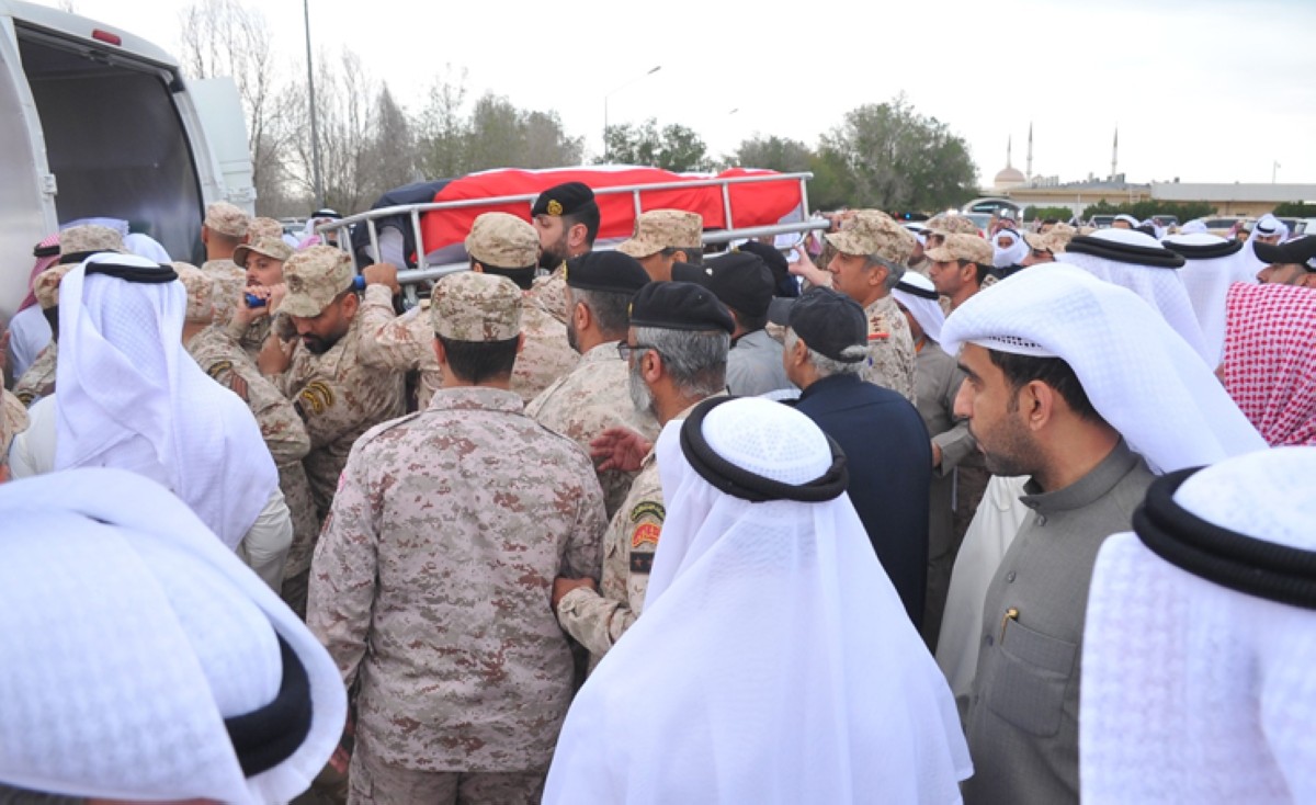 الكويت تشيع شهيدي العمليات الحربية الرقيبين وليد سليمان وعبدالعزيز ناصر