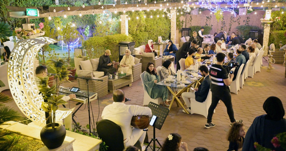 العميد رئيس التحرير أحمد الجارالله وسعود الفرحان يقدمان التهاني