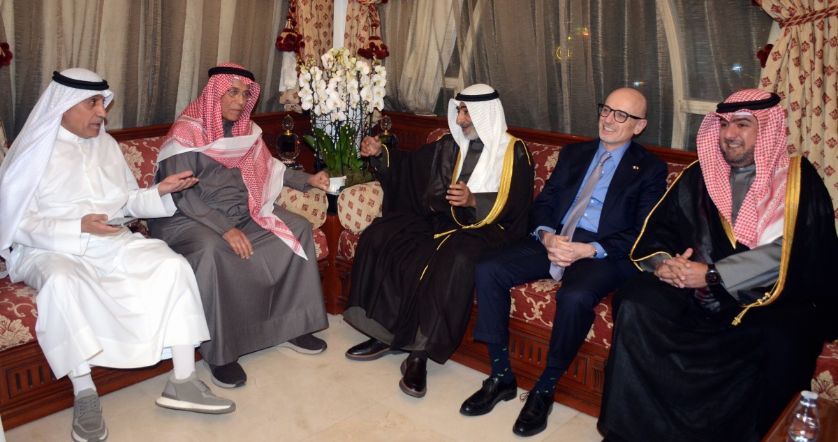 ديوان البرجس احتضن المهنئين