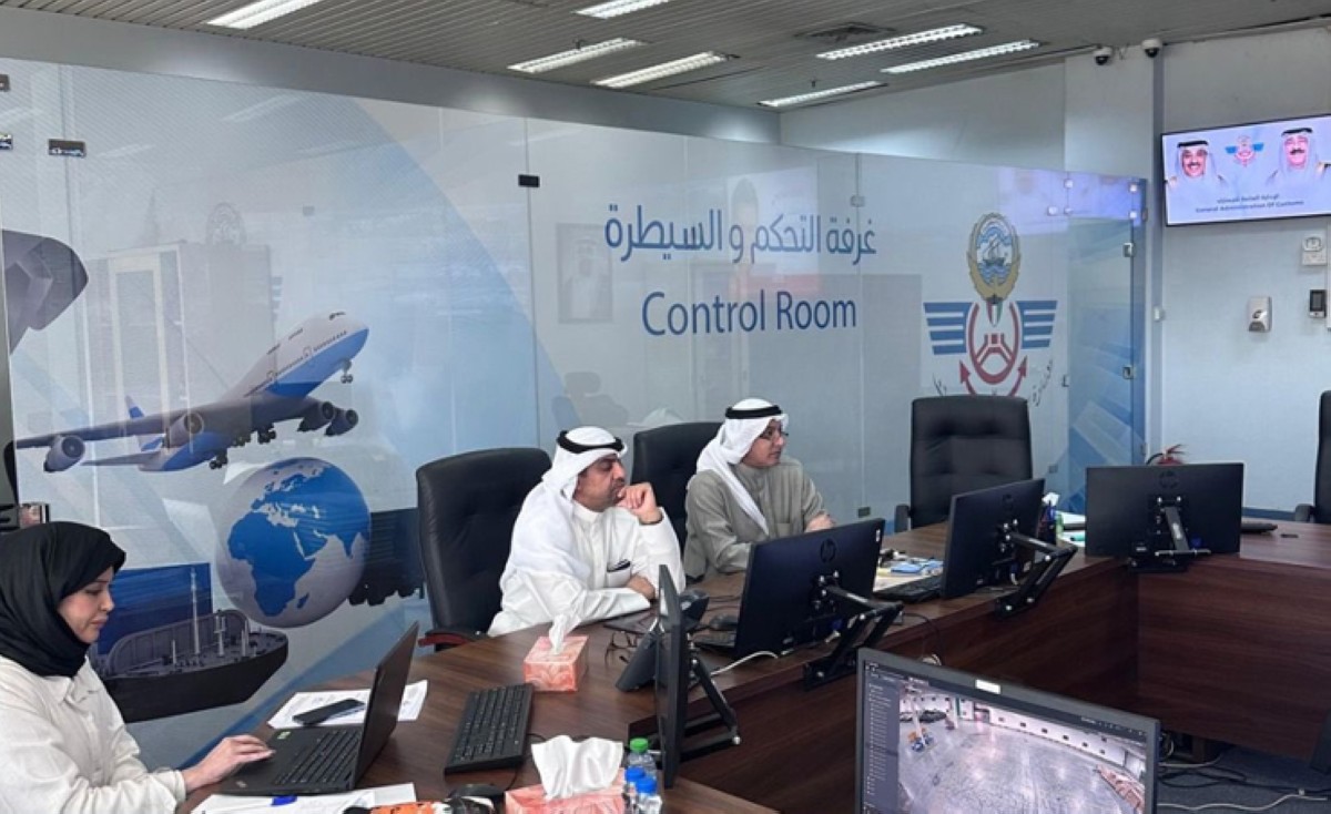 رئيس 'الجمارك' يتابع المستجدات في مختلف المنافذ الجمركية عبر غرفة التحكم والسيطرة