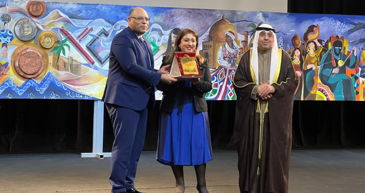 45 فناناً وفنانة... رسموا جدارية 'معاً في حب الكويت'