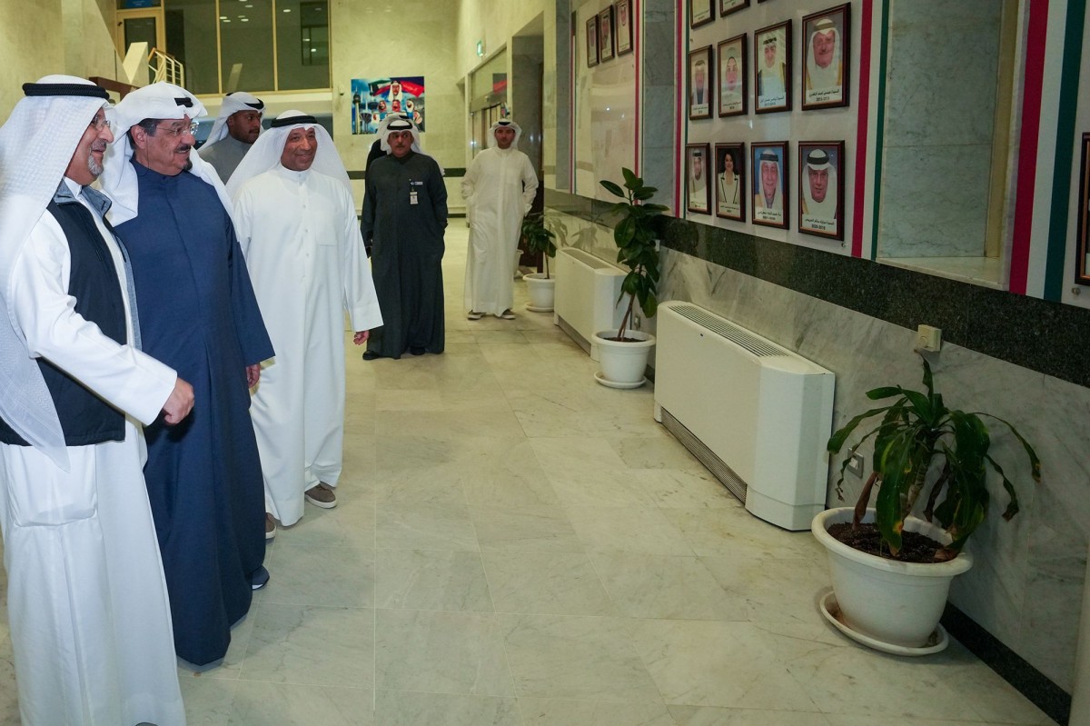 رئيس الوزراء يتفقد برج التحرير