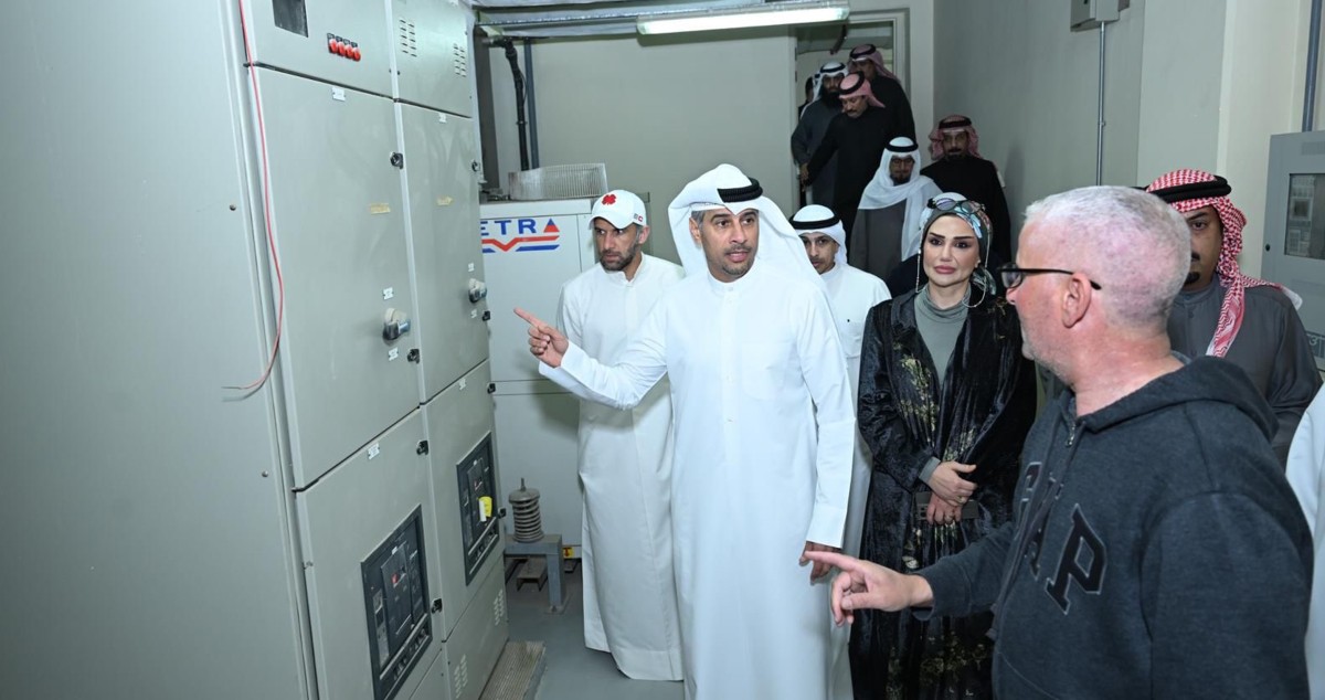 وزير 'الشباب' يتفقد مقر الإيواء في غرناطة: توفير بيئة آمنة ومتكاملة