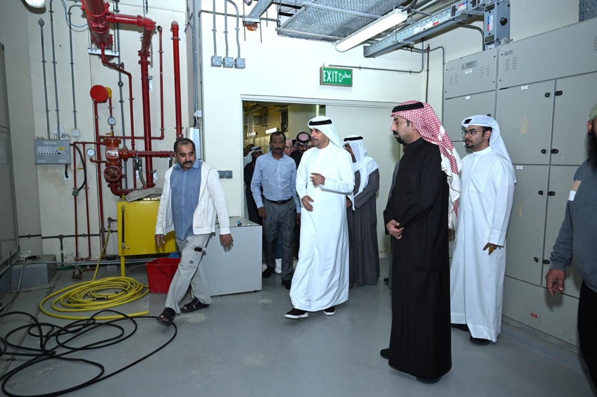 وزير 'الشباب' يتفقد مقر الإيواء في غرناطة: توفير بيئة آمنة ومتكاملة