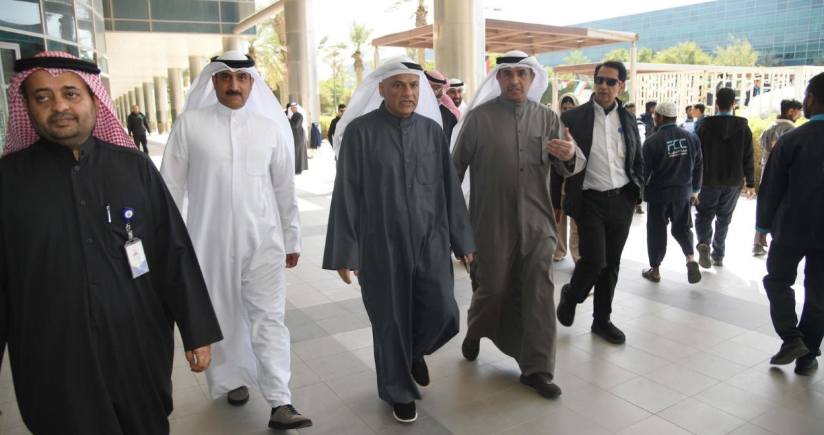 وزير التعليم العالي يتفقد جاهزية ملاجئ 'التطبيقي'