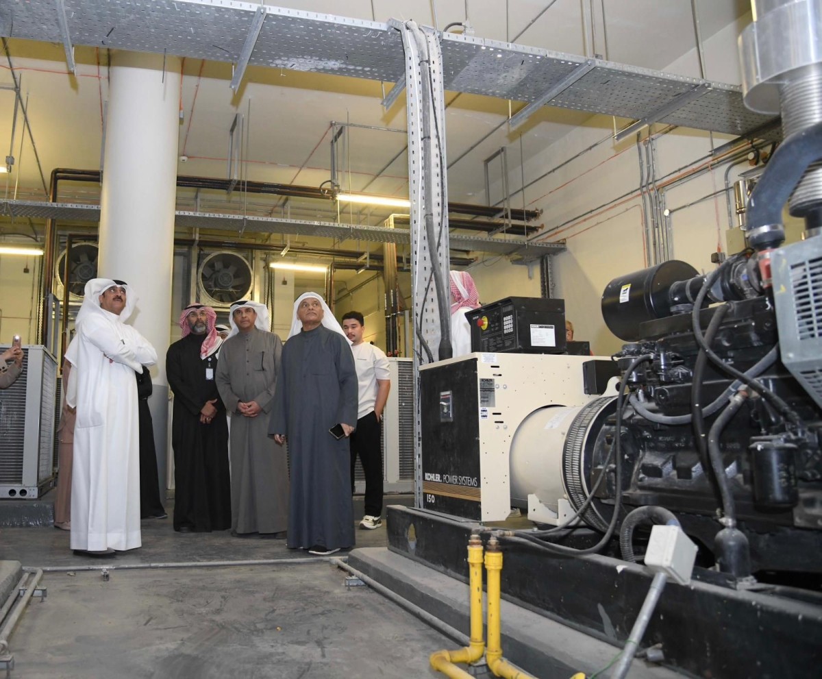 وزير التعليم العالي يتفقد جاهزية ملاجئ 'التطبيقي'