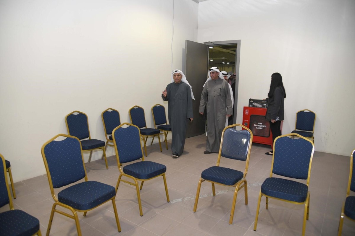 وزير التعليم العالي يتفقد جاهزية ملاجئ 'التطبيقي'