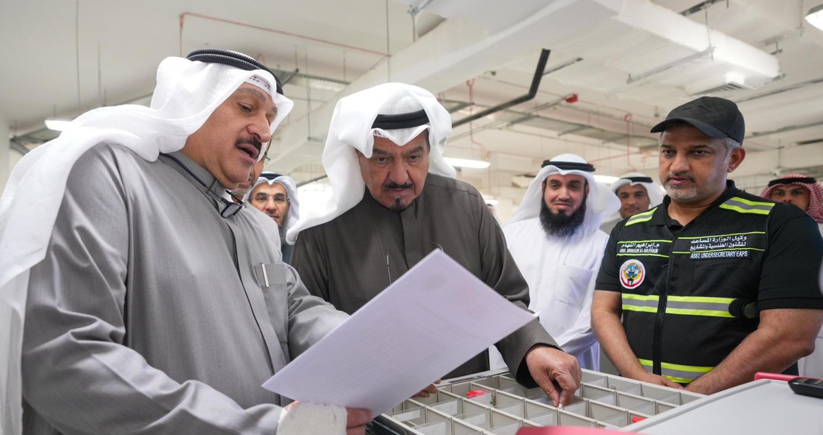 رئيس الوزراء يتفقد ملجأ الطوارئ في مستشفى الجهراء: توفير بيئة آمنة في الظروف الاستثنائية