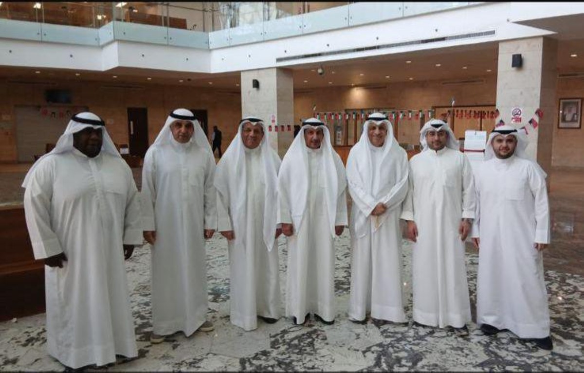 رئيس 'الأعلى للقضاء' يتفقد سير العمل في مجمع محاكم الفروانية