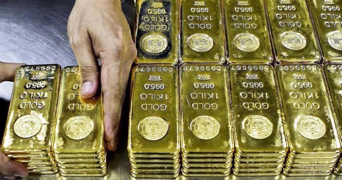 الذهب يقفز بنسبة 1.1% ويلامس مستوى 5200 دولار للأونصة