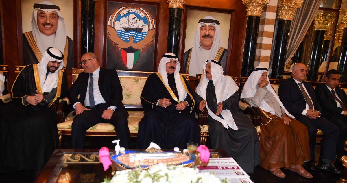 ديوان بوخمسين يستقبل المهنئين بالشهر المبارك