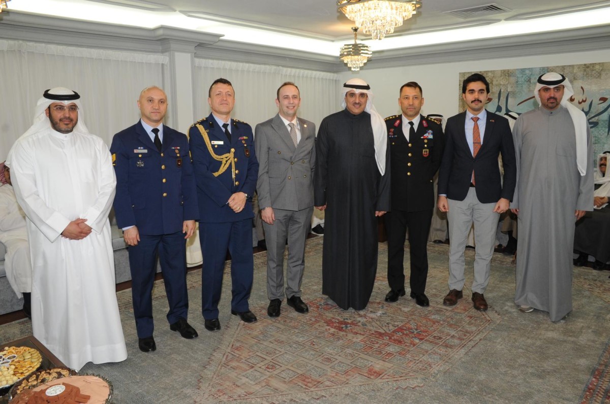 ديوان الشميمري استقبل المهنئين ... مبارك عليكم الشهر