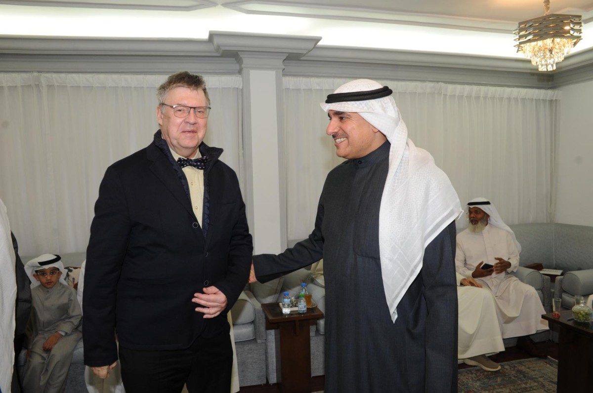 ديوان الشميمري استقبل المهنئين ... مبارك عليكم الشهر