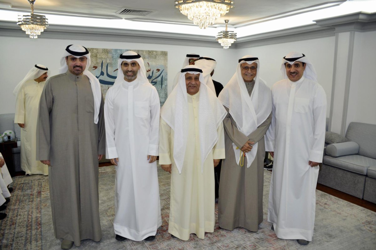 ديوان الشميمري استقبل المهنئين ... مبارك عليكم الشهر