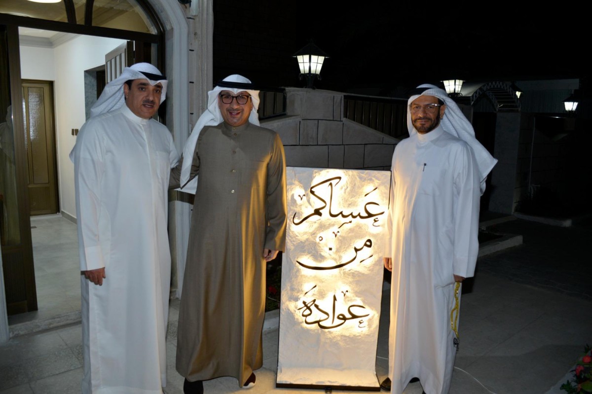 ديوان الشميمري استقبل المهنئين ... مبارك عليكم الشهر