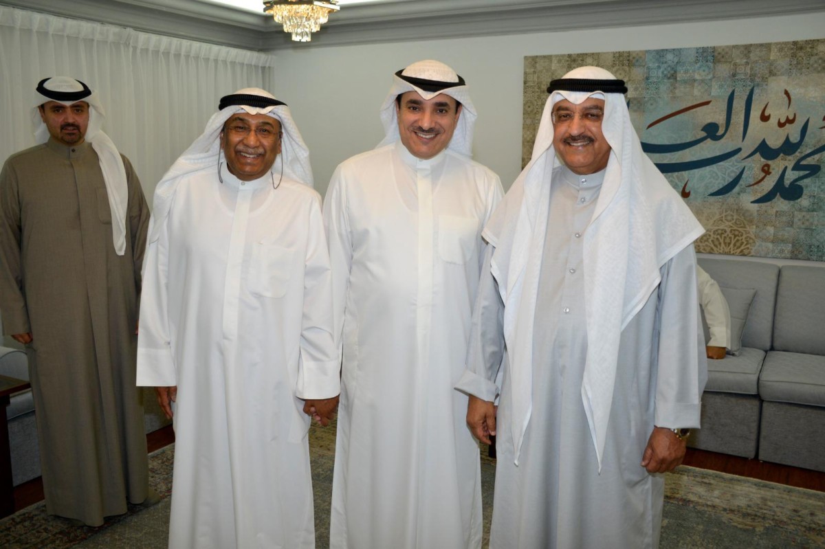 ديوان الشميمري استقبل المهنئين ... مبارك عليكم الشهر